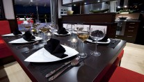 IN THE WIND - Dining